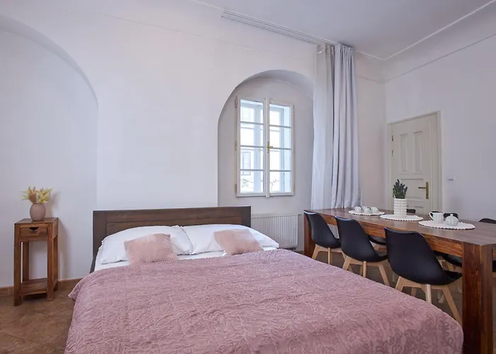 Charles Bridge Lejlighedshotel
