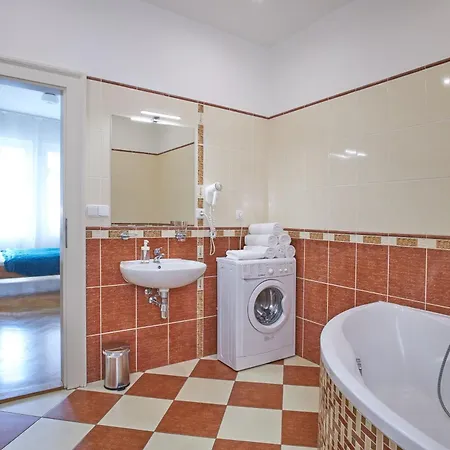 Charles Bridge Apartmanhotel Prága