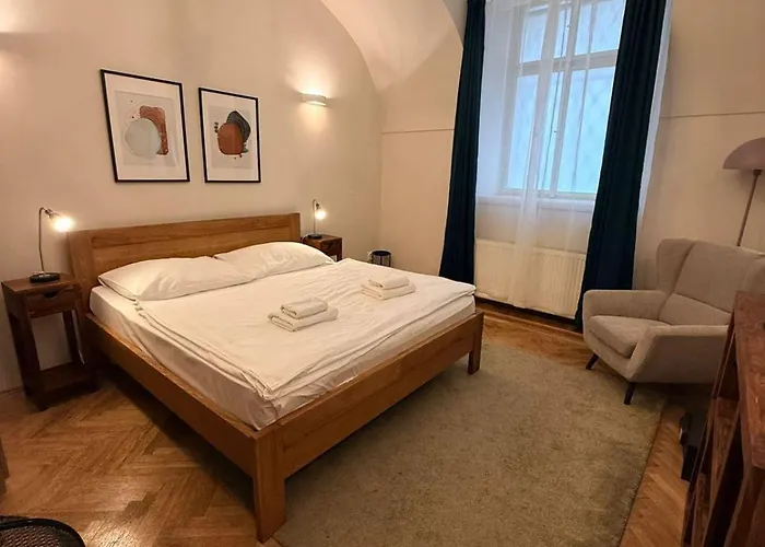 Charles Bridge Apart Otel
